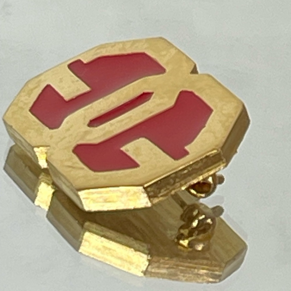 GIVENCHY GG Logo Gold Tone Brooch - Picture 6 of 6